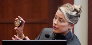 Brownish-yellow Heard’s Reference to ‘Bruise Kit’ Makeup Goes Viral Brownish-yellow Heard’s Reference to ‘Bruise Kit’ Makeup Goes Viral